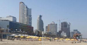 מלונות חוף תל אביב. במלונות העיר 8,500 חדרים. צילום עוזי בכר