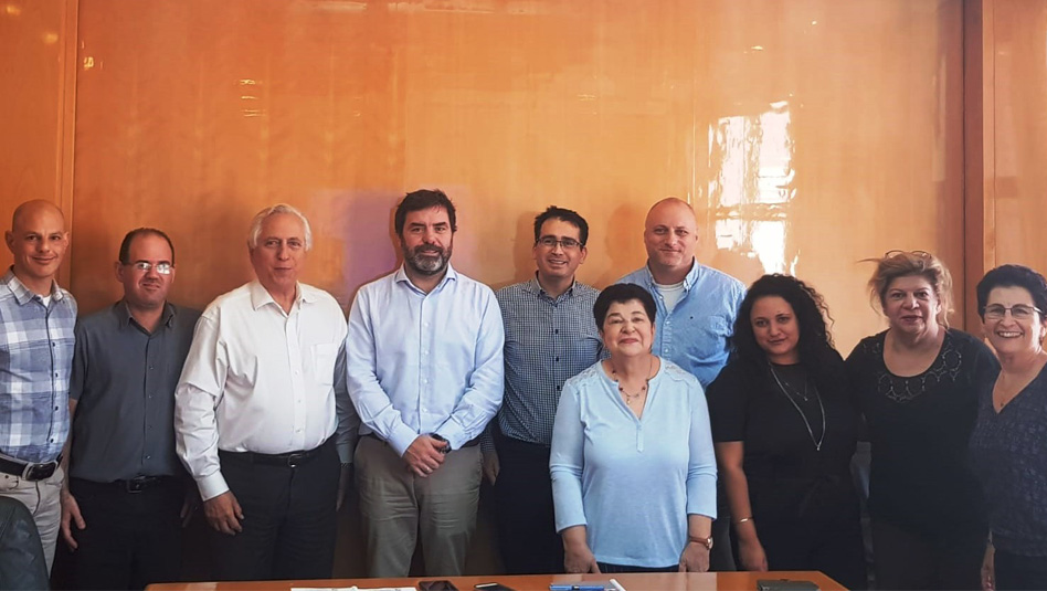 רוברטו קבלו (במרכז) ביקר במשרדי חברת אופיר טורס. צילום יח"צ