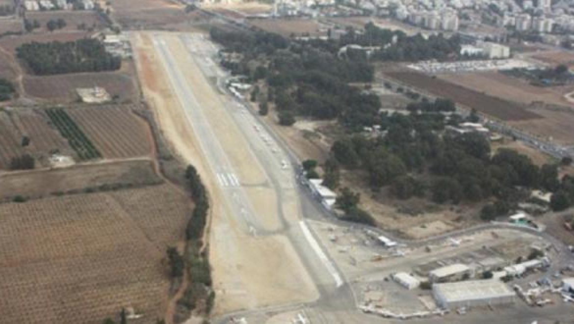 סגירת שדה התעופה בהרצליה יביא לפיטורי מאות עובדים