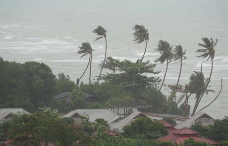 הוריקן Beryl בדרכו לאיים הקריביים